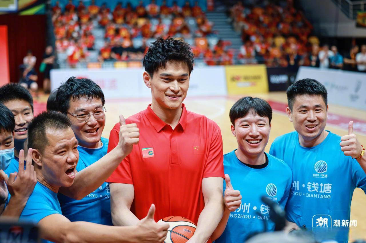 集结日体能课后，浙江队再遭质疑备战欧超杯，赛场秩序良好，轮换策略成焦点的简单介绍